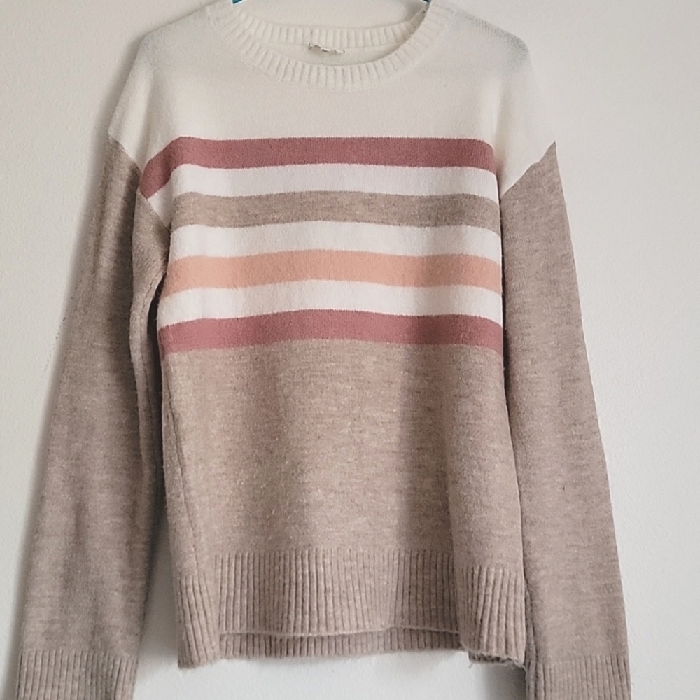 Hem & Thread Sweater - Picture 2 of 7